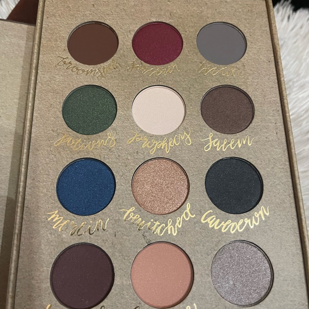 Storybook Cosmetics Enchanted Spellbook Palette - Picture 2 of 3